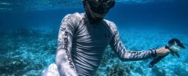 Reading Underwater Conditions: Visibility, Currents, and Tides