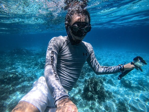 Reading Underwater Conditions: Visibility, Currents, and Tides